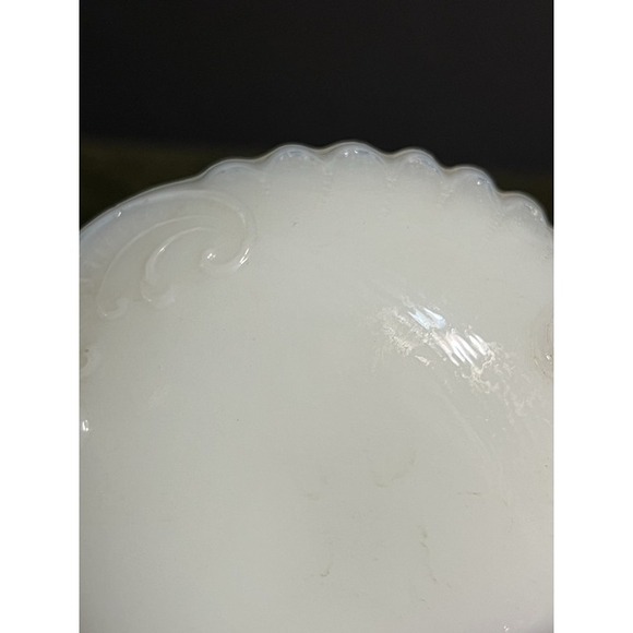 ANITIQUE DITHRIDGE CO OPAL GLASS PUFF TRINKET DISH WITH LID (1919) - Picture 11 of 12